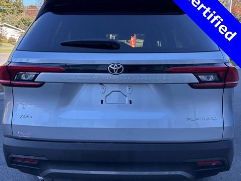 Used 2024 Toyota Grand Highlander Platinum image 6