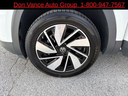 Used 2025 Volkswagen Atlas SE FWD image 23