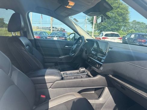Certified 2024 Nissan Pathfinder SL AWD/4WD image 14