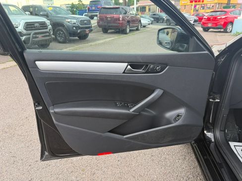 Used 2012 Volkswagen Passat 2.5 SE FWD image 12