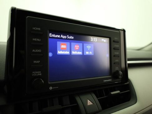 Used 2020 Toyota RAV4 XLE image 17