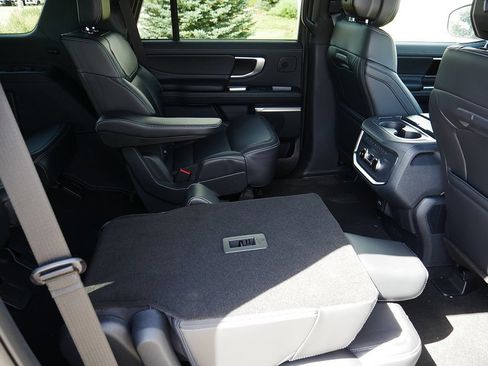 New 2027 Ford Expedition Platinum w/ Stealth Performance Package AWD/4WD image 32