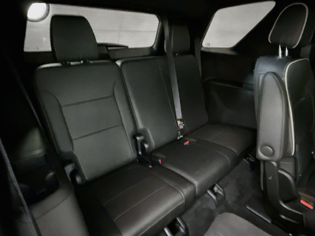 Used 2023 Chevrolet Traverse Premier AWD/4WD image 30