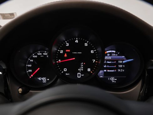 Certified 2019 Porsche Macan AWD/4WD image 28