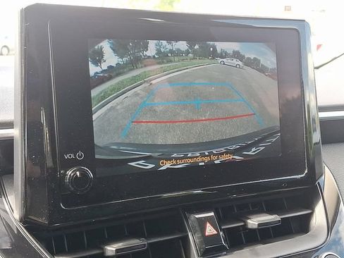 Used 2025 Toyota Corolla LE FWD image 16