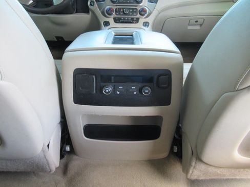 Used 2015 GMC Yukon Denali w/ Premium Package RWD image 32