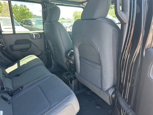 New 2025 Jeep Gladiator Willys image 46