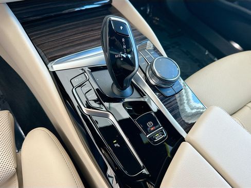 Used 2023 BMW 530i w/ Premium Package RWD image 16