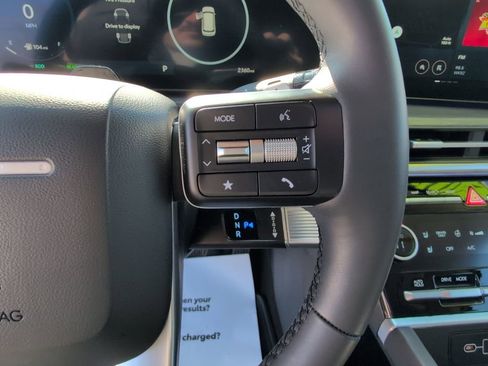 Used 2025 Hyundai Santa Fe Limited image 27