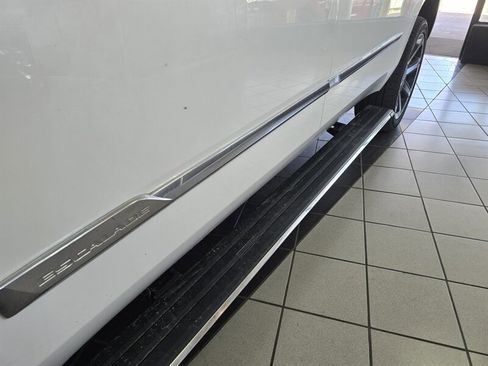 Used 2016 Cadillac Escalade ESV Premium AWD/4WD image 35