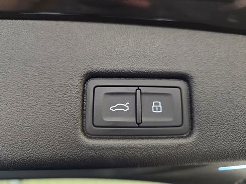 Certified 2025 Audi Q5 Premium w/ Convenience Package image 34