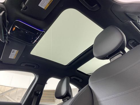 New 2025 Mercedes-Benz C 300 4MATIC Sedan image 14