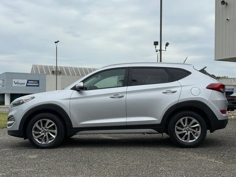 Used 2017 Hyundai Tucson SE w/ SE Popular Package 02 AWD/4WD image 2