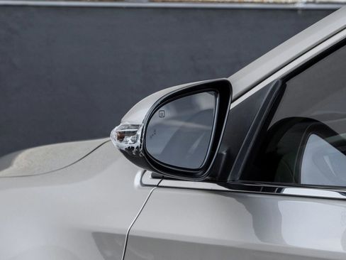 Used 2015 Toyota Avalon Limited image 47