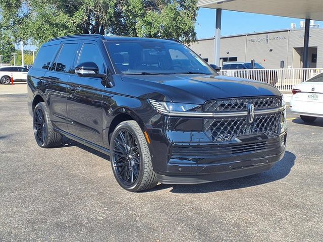 New 2025 Lincoln Navigator Reserve w/ Jet Appearance Package AWD/4WD image 3