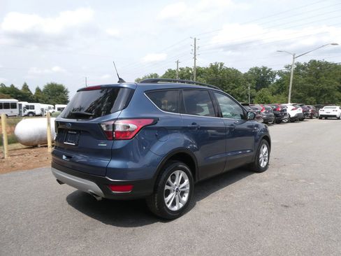 Used 2018 Ford Escape SE w/ SE Sync 3 Package FWD image 5