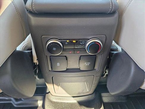 Used 2023 Ford Explorer Platinum w/ Technology Package image 18