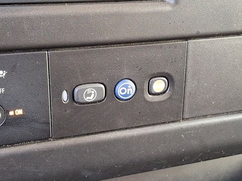 Used 2018 Chevrolet Express 2500 Extended image 22