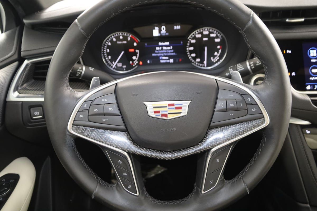 Used 2023 Cadillac XT5 Sportv w/ LPO, Floor Liner Package AWD/4WD image 38