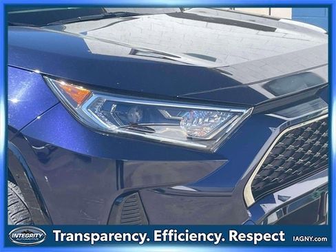 Used 2021 Toyota RAV4 SE image 10