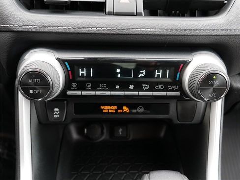 Used 2021 Toyota RAV4 XLE image 30