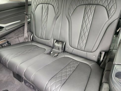 Used 2026 BMW X7 xDrive40i AWD/4WD image 30