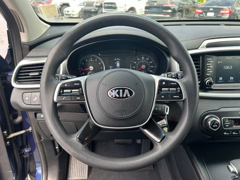 Used 2019 Kia Sorento AWD V6 image 19