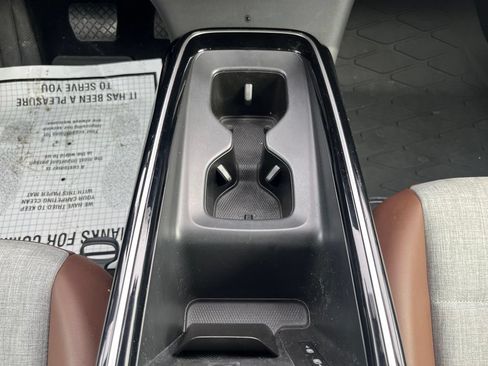 Used 2023 Volkswagen ID.4 Pro AWD/4WD image 14