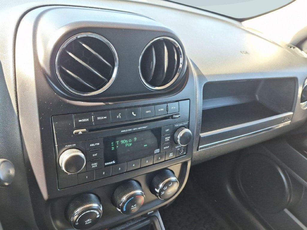 Used 2012 Jeep Patriot Latitude w/ Sun/Sound Group AWD/4WD image 16