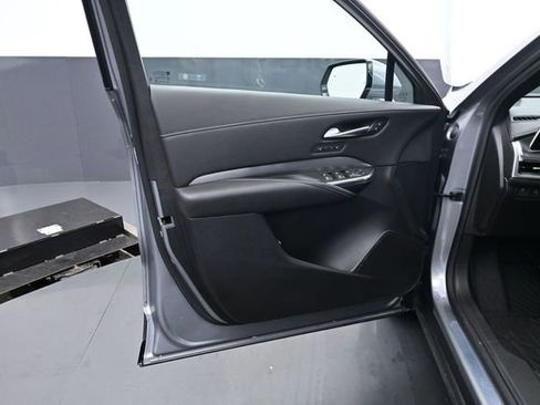 Used 2024 Cadillac XT4 Premium Luxury FWD image 12