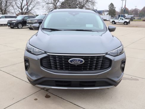 Used 2025 Ford Escape Platinum w/ Premium Technology Package image 2