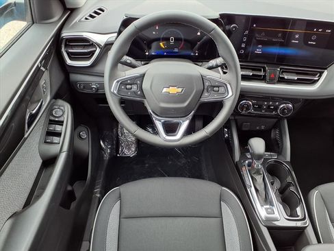 New 2026 Chevrolet TrailBlazer LT w/ Convenience Package FWD image 11