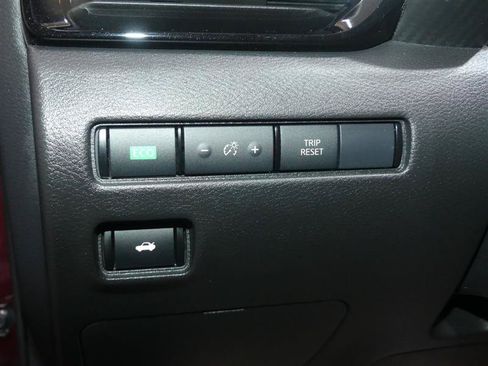 Used 2022 Nissan Sentra SV w/ SV Premium Package FWD image 29