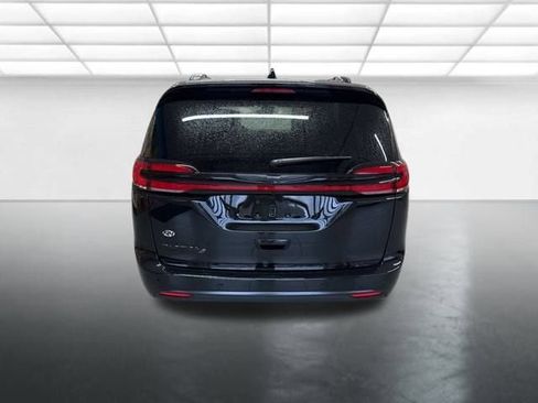 New 2026 Chrysler Pacifica Select w/ S Appearance Package image 5