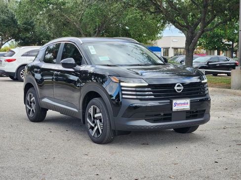 New 2026 Nissan Kicks SV image 2