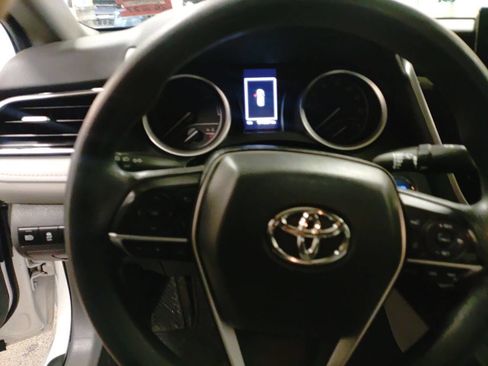 Used 2022 Toyota Camry LE image 14