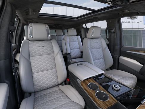 New 2026 Cadillac Escalade ESV Platinum Sport w/ LPO, ONYX Package image 16