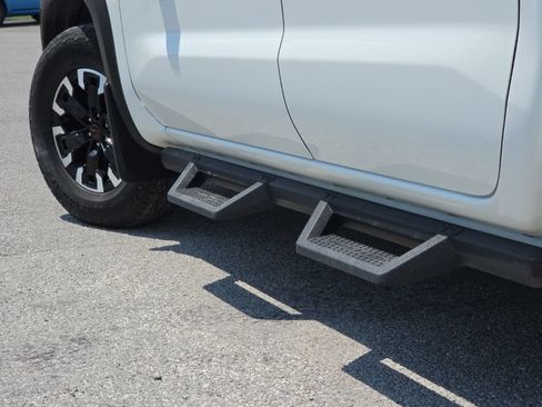 Used 2023 Nissan Frontier PRO-4X w/ Tow Package AWD/4WD image 11