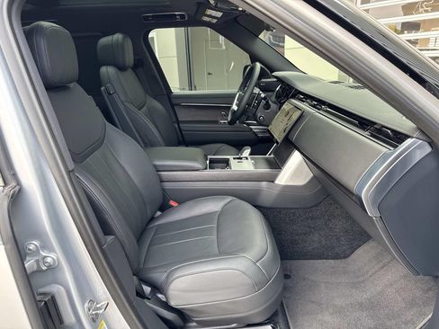 Certified 2025 Land Rover Range Rover Long Wheelbase SE AWD/4WD image 10