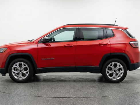 Used 2025 Jeep Compass Latitude image 5