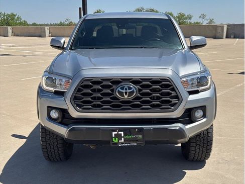 Used 2021 Toyota Tacoma TRD Off-Road w/ Technology Package AWD/4WD image 2