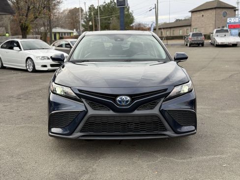 Used 2021 Toyota Camry SE image 3
