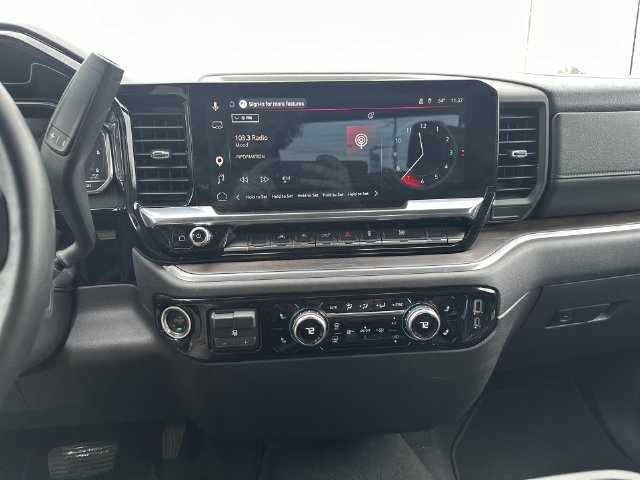 Used 2025 GMC Sierra 1500 SLT AWD/4WD image 21