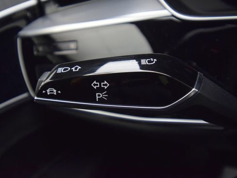 Used 2019 Audi A8 L 3.0T w/ Executive Package image 39