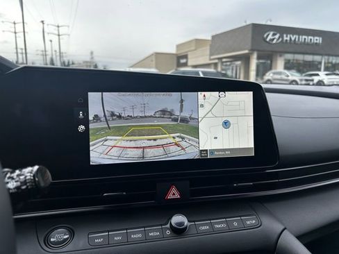 Certified 2025 Hyundai Elantra SEL image 23