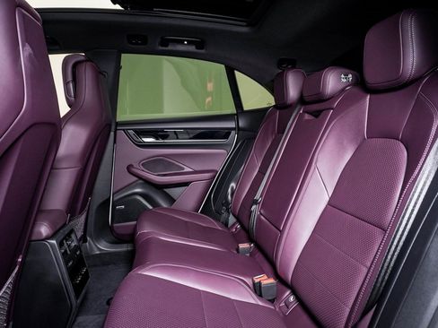 Certified 2025 Porsche Macan 4S Electric image 17