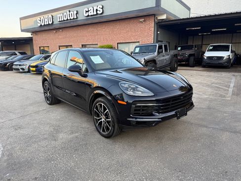 Used 2021 Porsche Cayenne S image 3