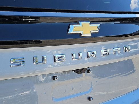 New 2025 Chevrolet Suburban Premier image 21