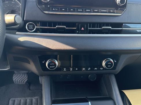 Used 2024 Mitsubishi Outlander SE Black Edition image 12