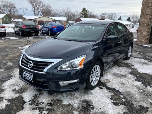 Used 2014 Nissan Altima 2.5 S w/ Display Audio Package image 7